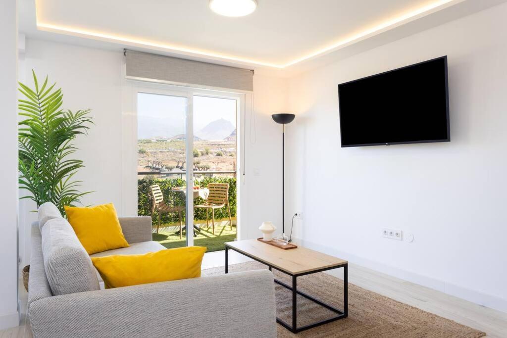 Cho Sunnyland Apartment Arona מראה חיצוני תמונה
